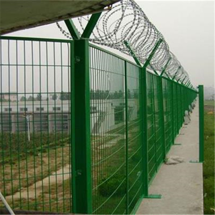 機(jī)場鋼筋網(wǎng)圍界案例展示圖片2 機(jī)場鋼筋網(wǎng)圍界案例展示圖片2